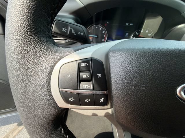 Used 2024 Ford Explorer XLT AWD/4WD image 31