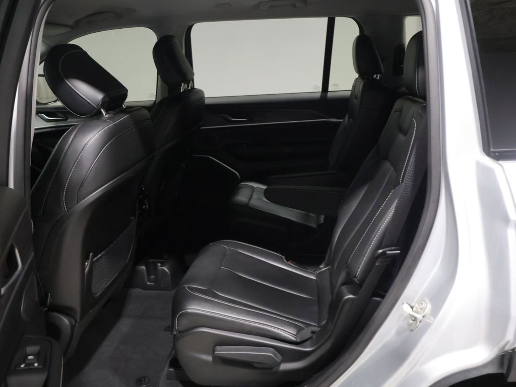 Used 2023 Jeep Grand Cherokee L Limited image 18