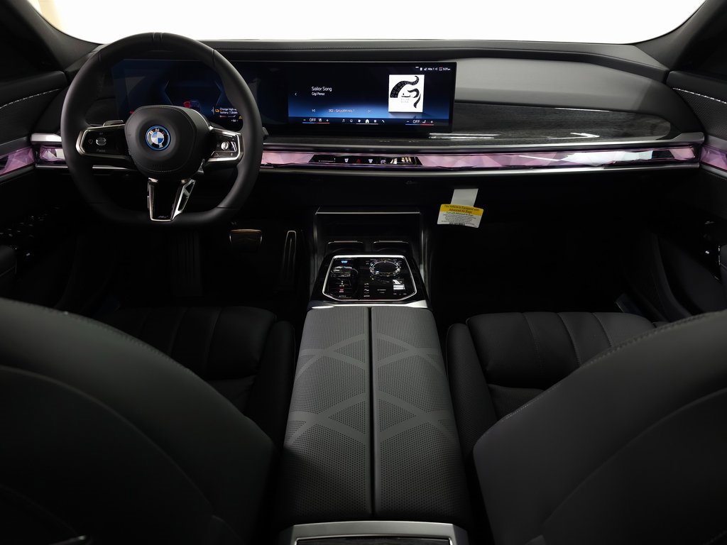 Used 2025 BMW i7 eDrive50 w/ M Sport Package image 9