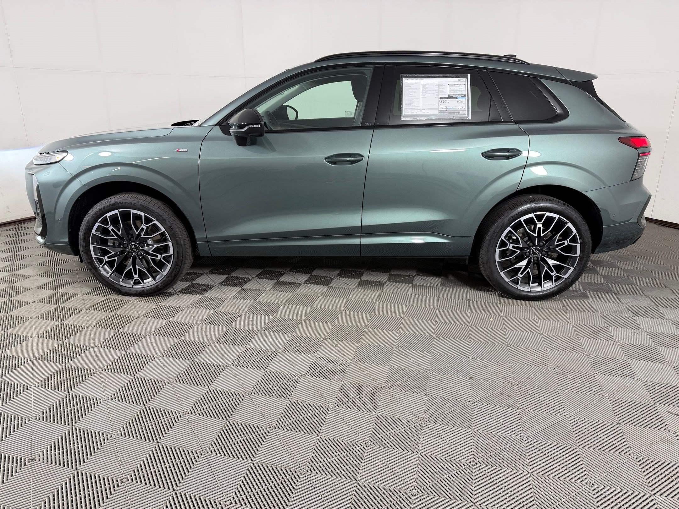 New 2026 Audi Q3 quattro 2.0T AWD/4WD image 2
