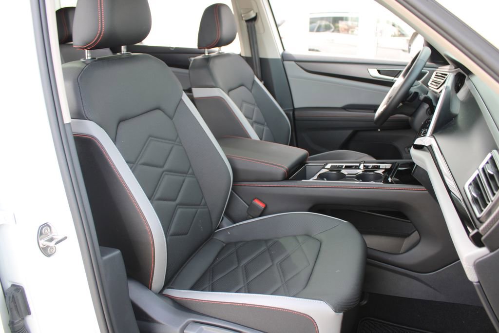 Certified 2025 Volkswagen Atlas Peak Edition SE image 28