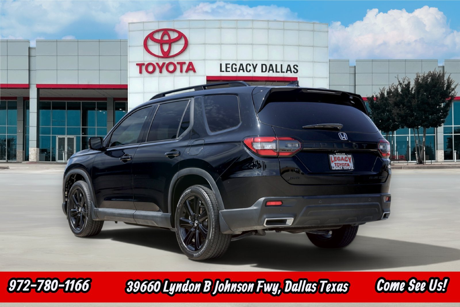 Used 2025 Honda Pilot Black Edition image 8
