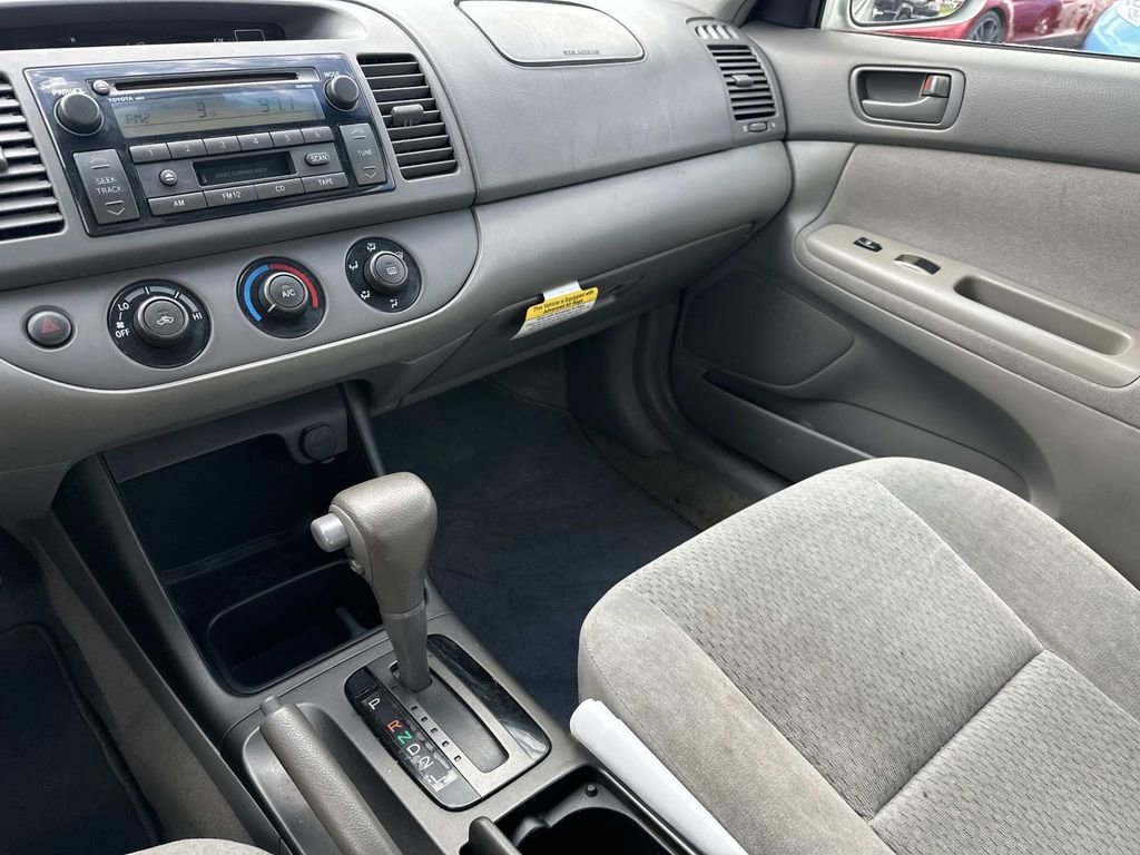 Used 2004 Toyota Camry LE FWD image 29
