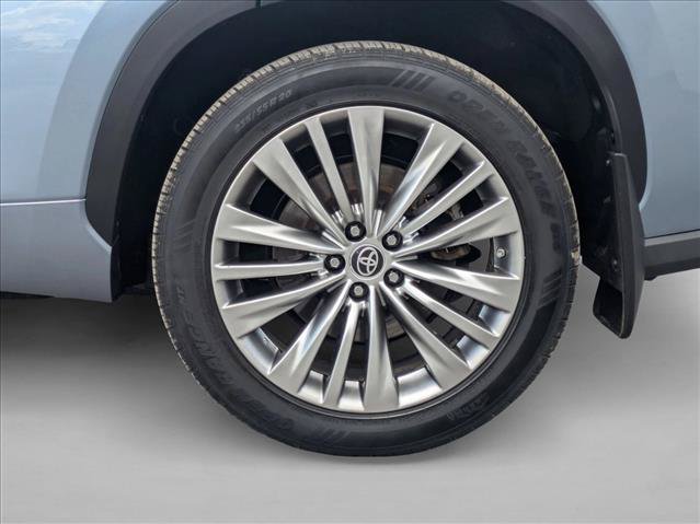 Used 2022 Toyota Highlander Platinum AWD/4WD image 30