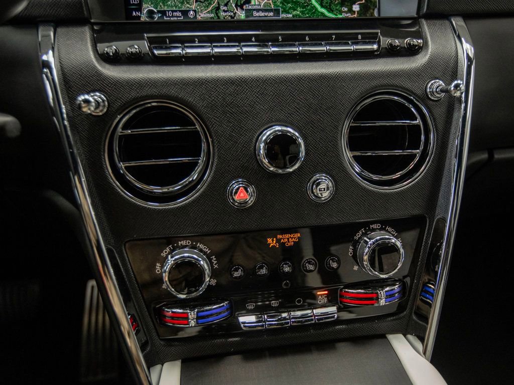 Used 2022 Rolls-Royce Cullinan w/ Cullinan Package image 28