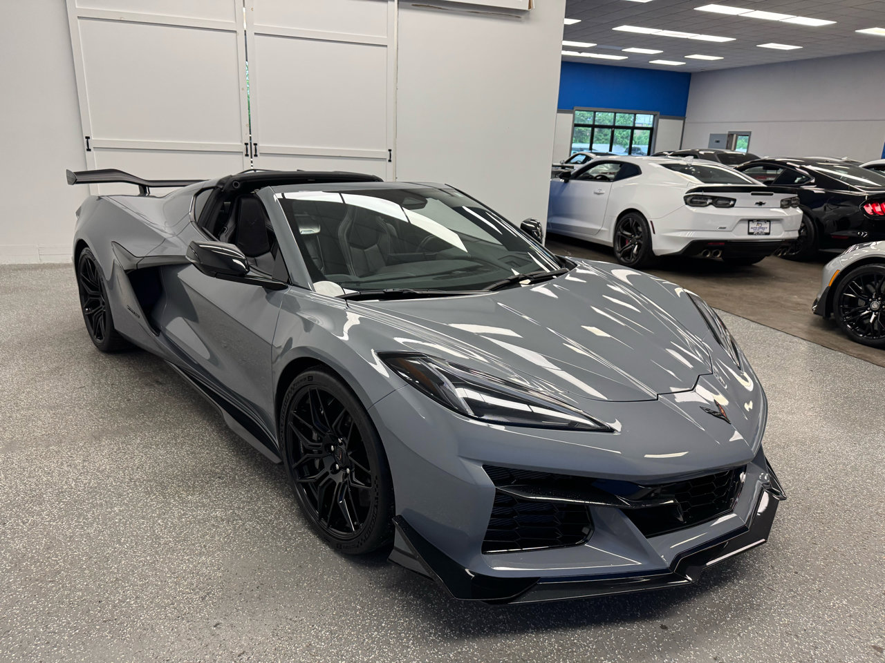 Used 2024 Chevrolet Corvette Z06 w/ Z07 Performance Package image 4