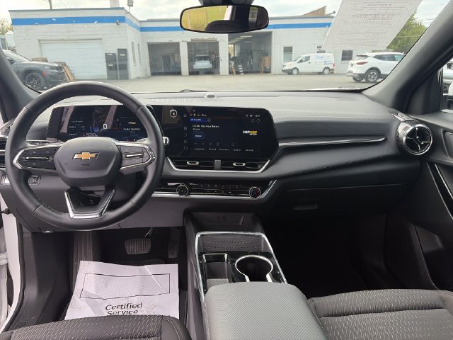 Used 2025 Chevrolet Equinox LT AWD/4WD image 12