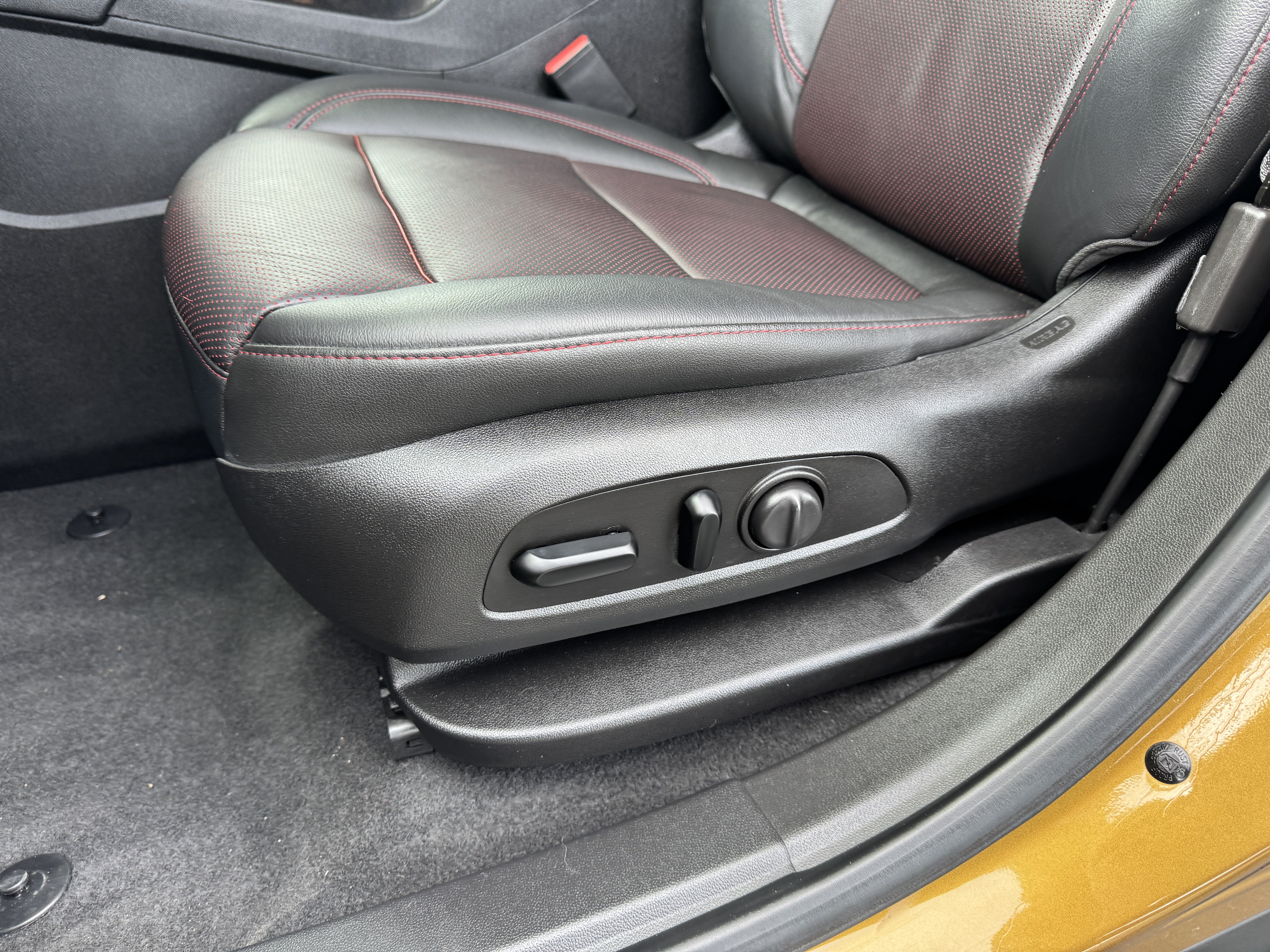 Used 2019 Chevrolet Blazer RS FWD image 14
