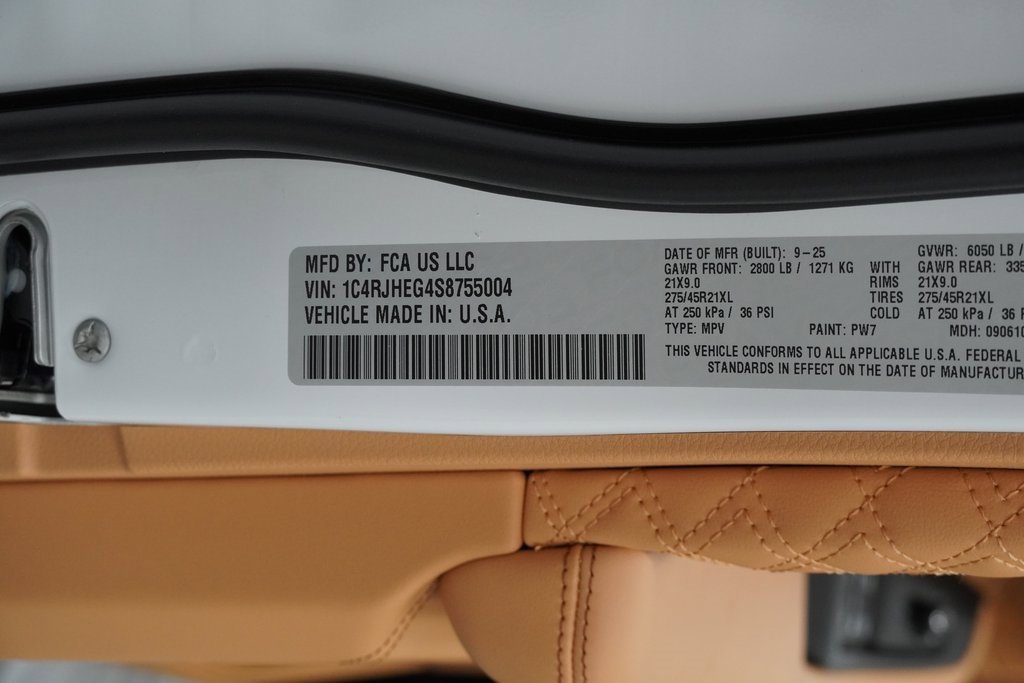 New 2025 Jeep Grand Cherokee Summit image 41