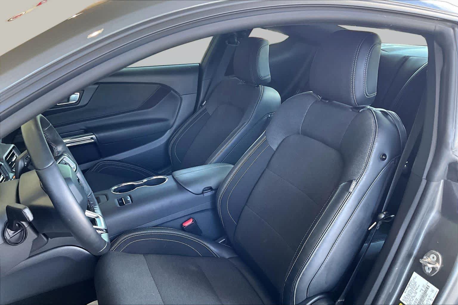 Used 2025 Ford Mustang Coupe RWD image 7