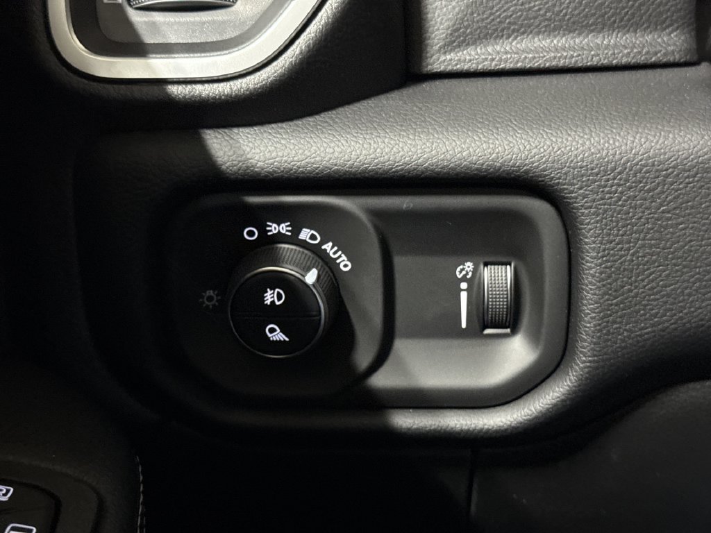 New 2026 RAM 3500 Big Horn AWD/4WD image 19