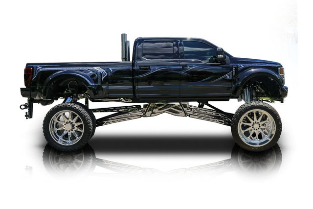 Used 2020 Ford F450 Platinum w/ FX4 Off-Road Package AWD/4WD image 2