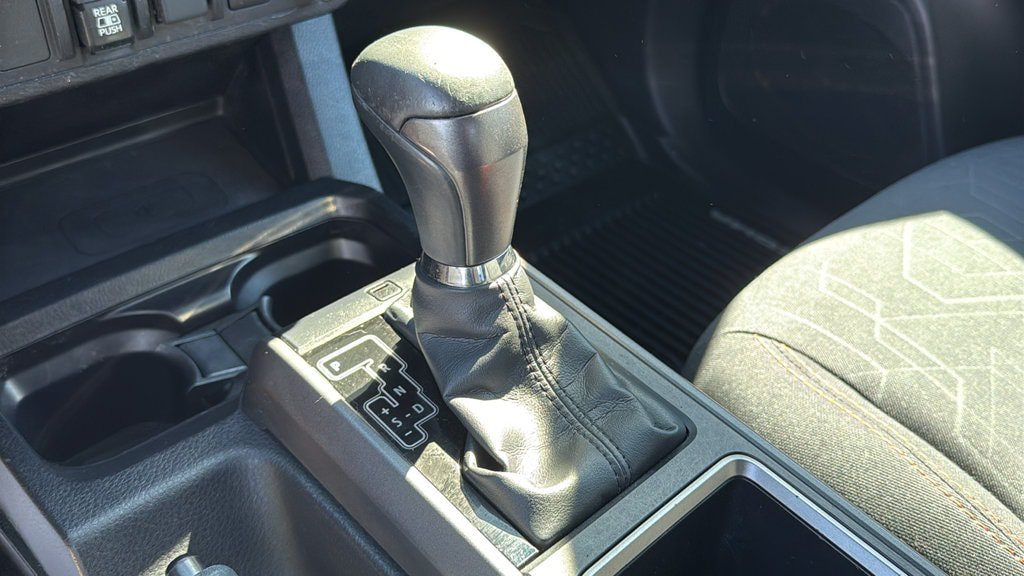 Used 2020 Toyota Tacoma TRD Off-Road AWD/4WD image 18