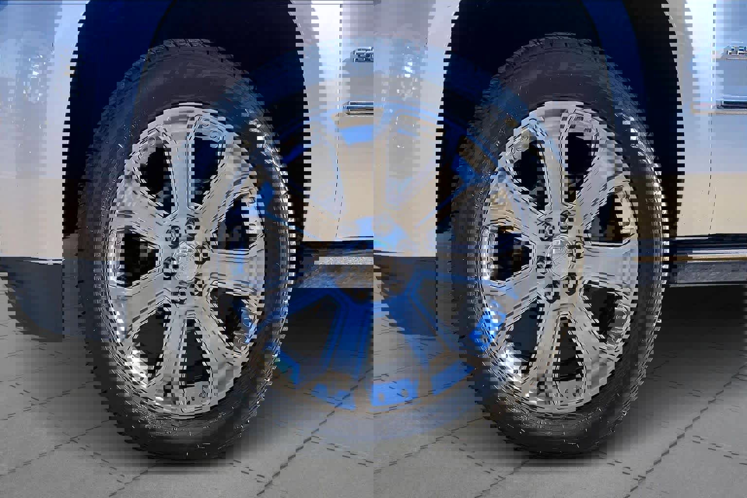 Used 2019 GMC Yukon XL Denali w/ Open Road Package image 10