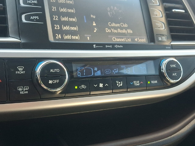 Used 2019 Toyota Highlander XLE AWD/4WD image 17