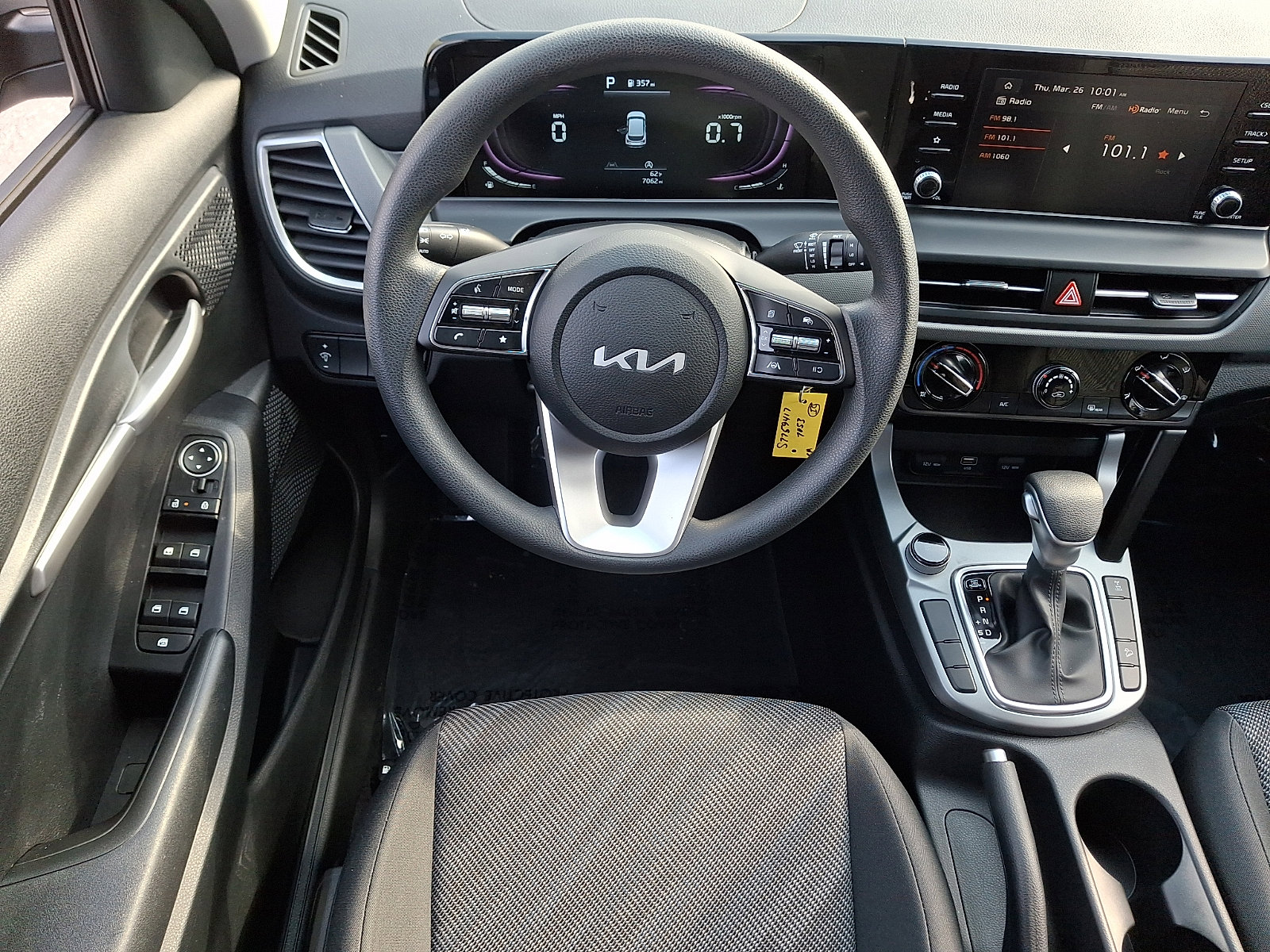 Used 2025 Kia Seltos LX image 11