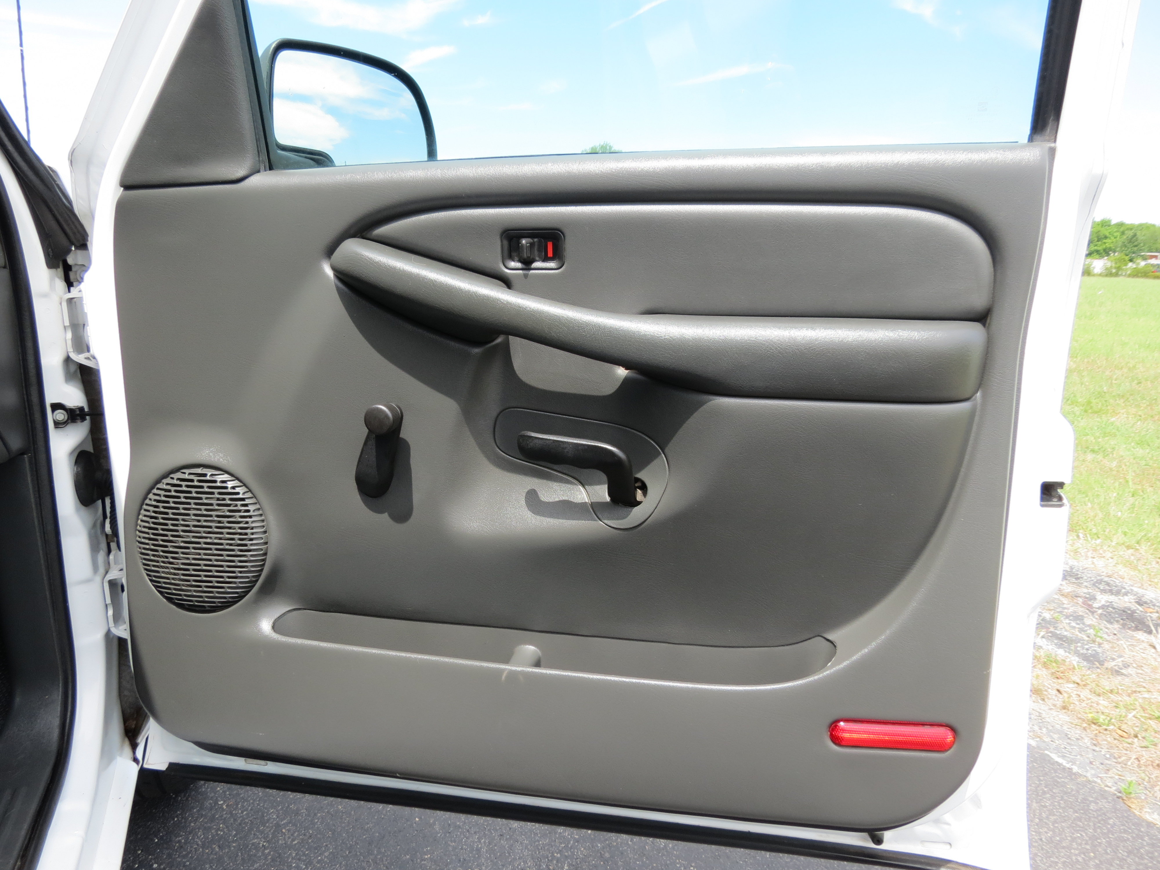 Used 2003 Chevrolet Silverado 1500 2WD Regular Cab w/ Exterior Appearance Package image 19