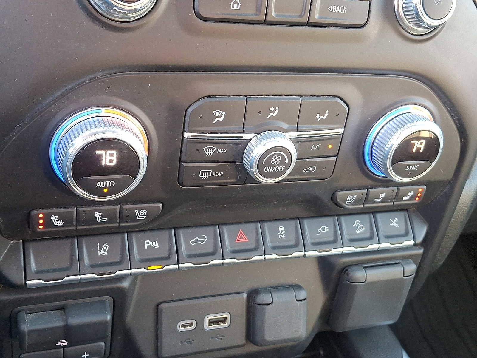 Used 2022 GMC Sierra 2500 Denali w/ Denali Ultimate Package image 18