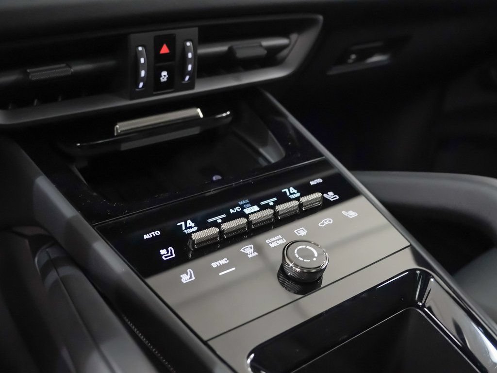 New 2026 Porsche Cayenne Turbo AWD/4WD image 32