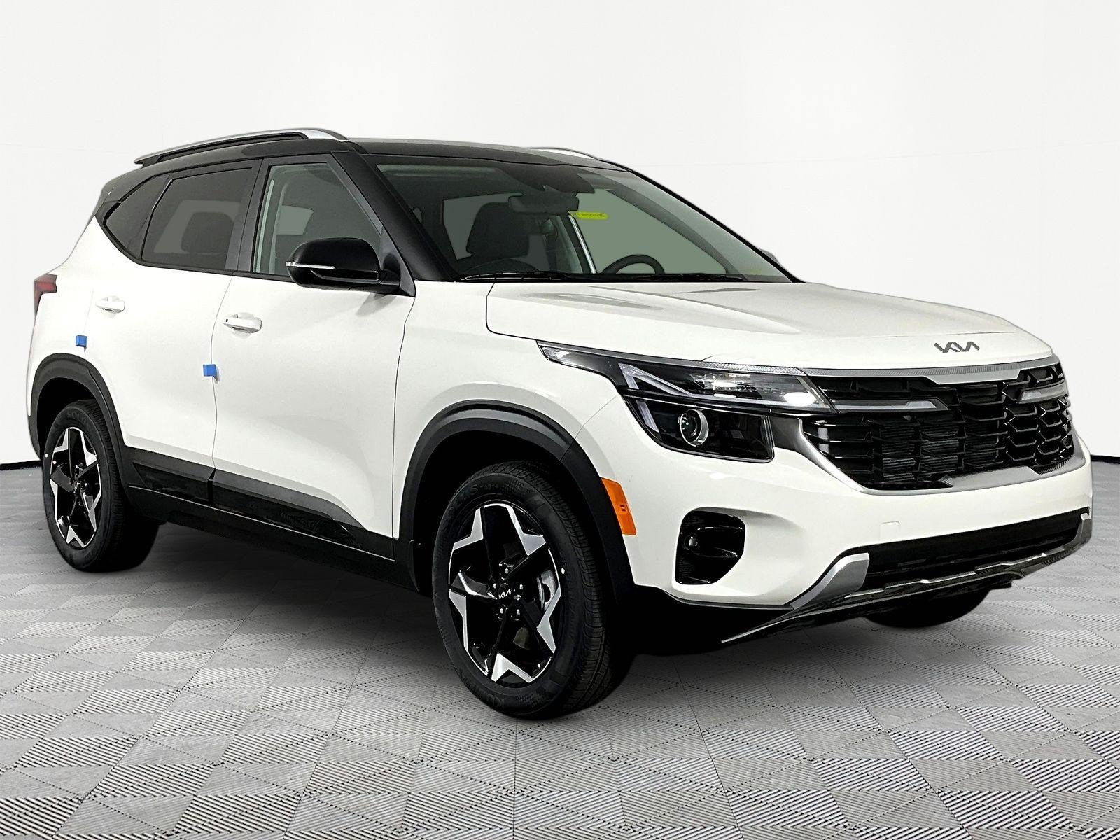 New 2026 Kia Seltos S AWD/4WD image 3