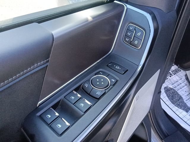 Used 2026 Ford F350 Platinum w/ FX4 Off-Road Package image 12