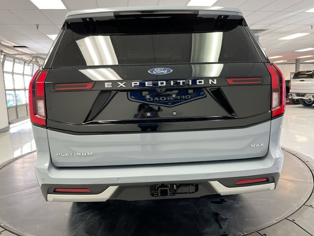 Used 2025 Ford Expedition Max Platinum w/ Driver's Package AWD/4WD image 7