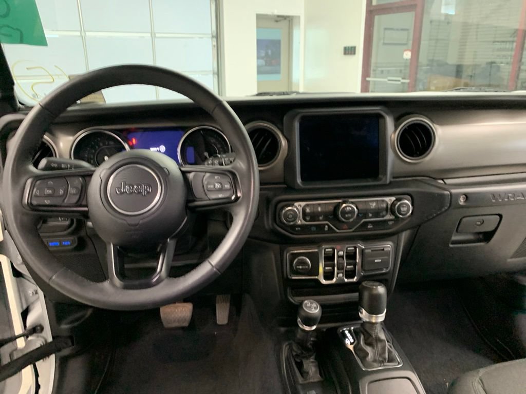 Certified 2023 Jeep Wrangler Unlimited w/ Sun & Screen Package AWD/4WD image 10