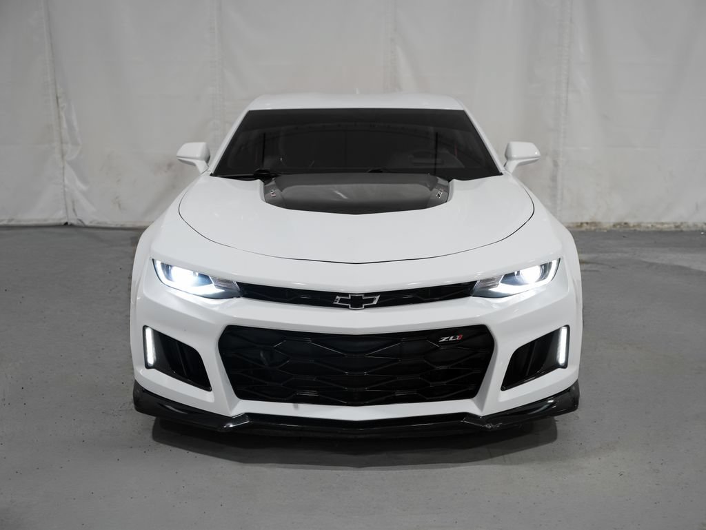 Used 2018 Chevrolet Camaro ZL1 RWD image 5