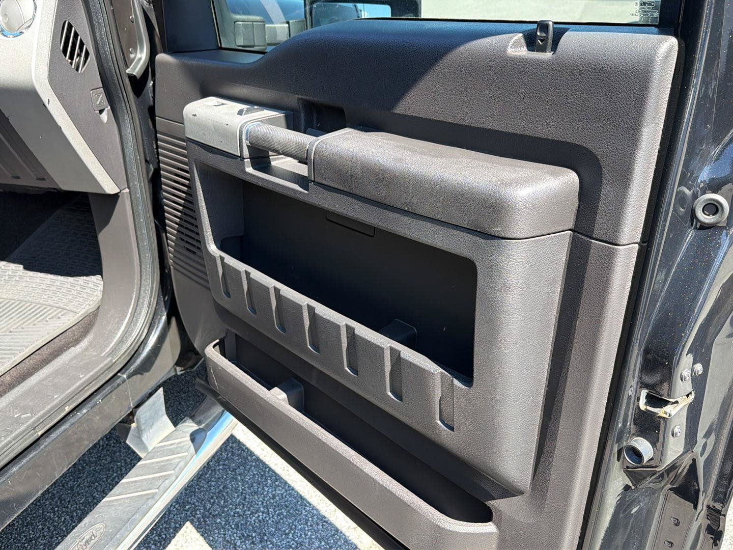 Used 2015 Ford F250 Lariat w/ Lariat Interior Package AWD/4WD image 14