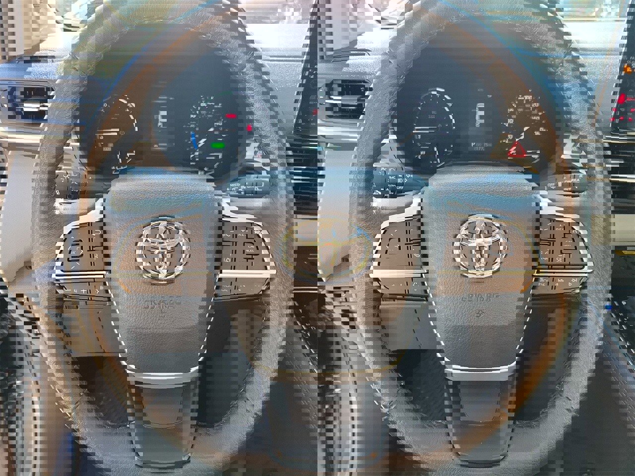 Used 2024 Toyota Sienna XLE image 20