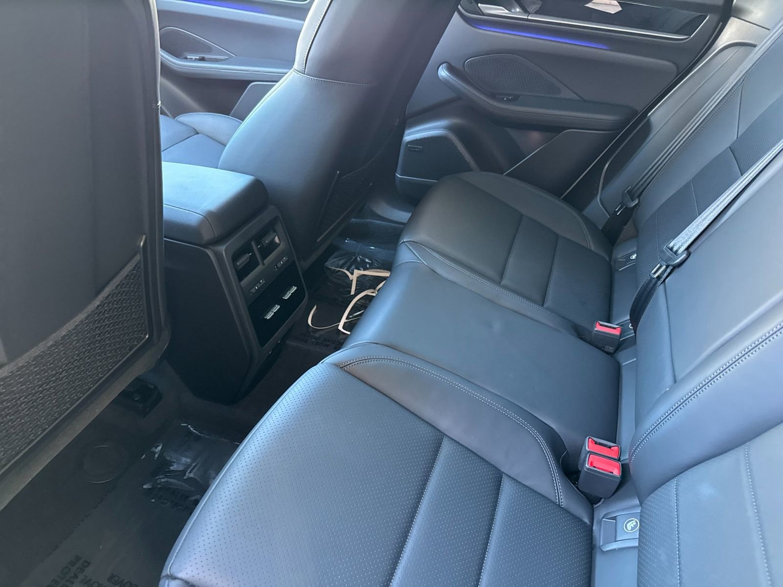 Certified 2025 Porsche Macan 4 Electric AWD/4WD image 14