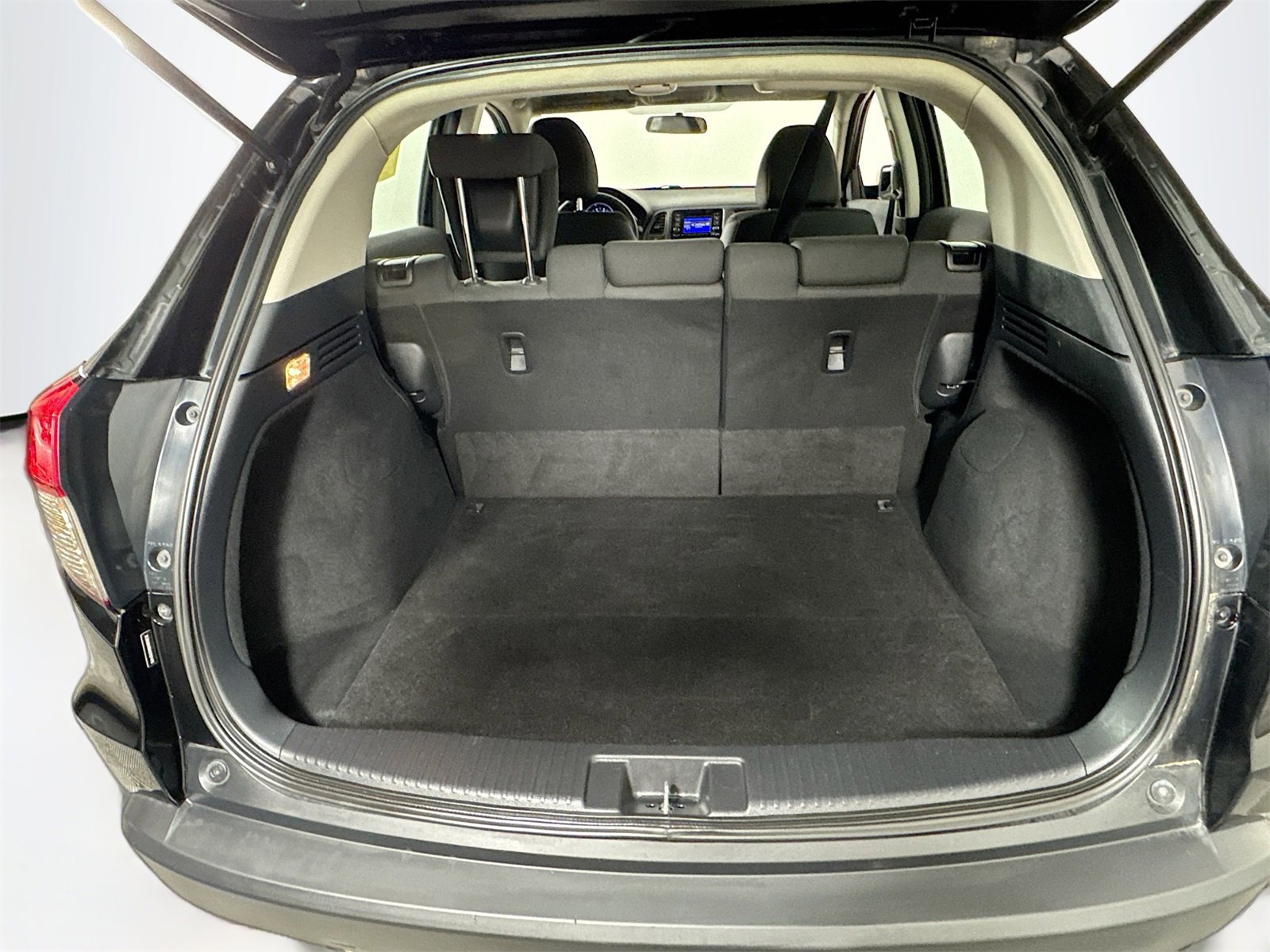 Used 2019 Honda HR-V LX image 21