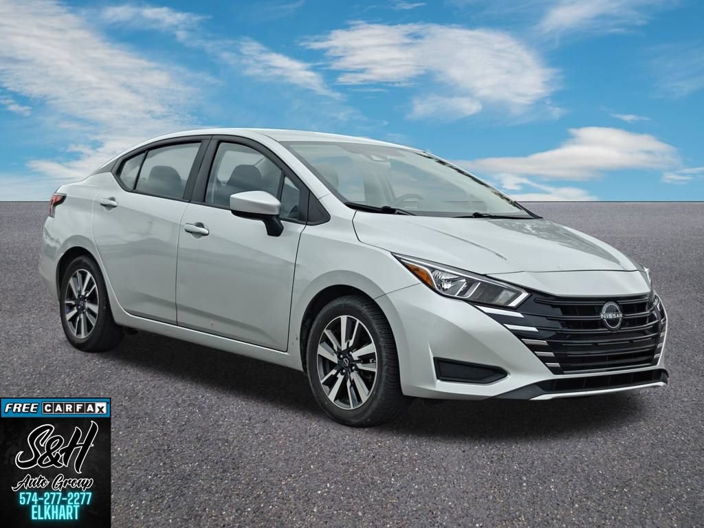Used 2023 Nissan Versa SV FWD image 3