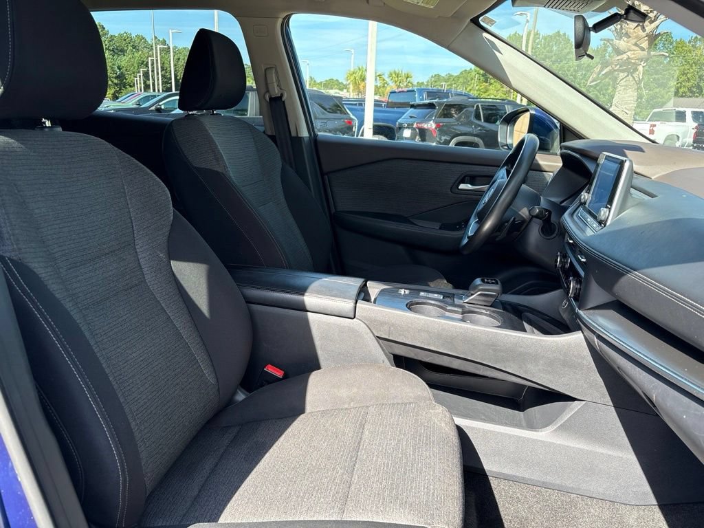 Used 2023 Nissan Rogue SV FWD image 12