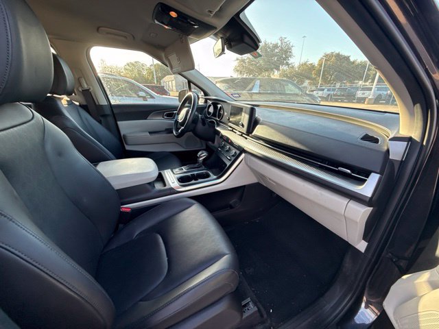 Used 2022 Kia Carnival LX FWD image 5
