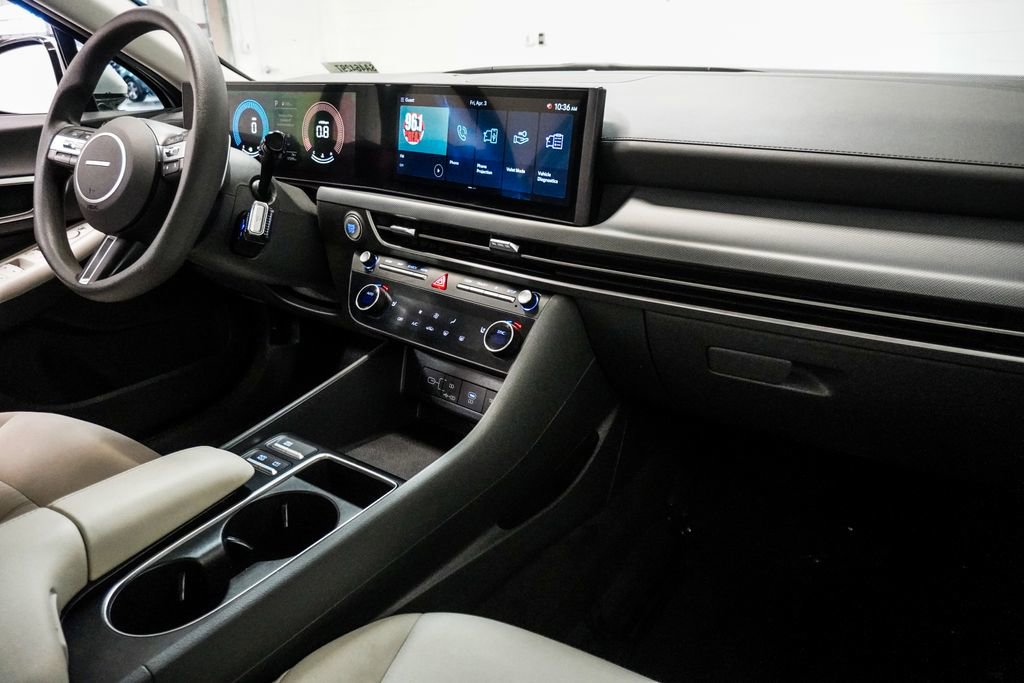 Used 2025 Hyundai Sonata SEL FWD image 11