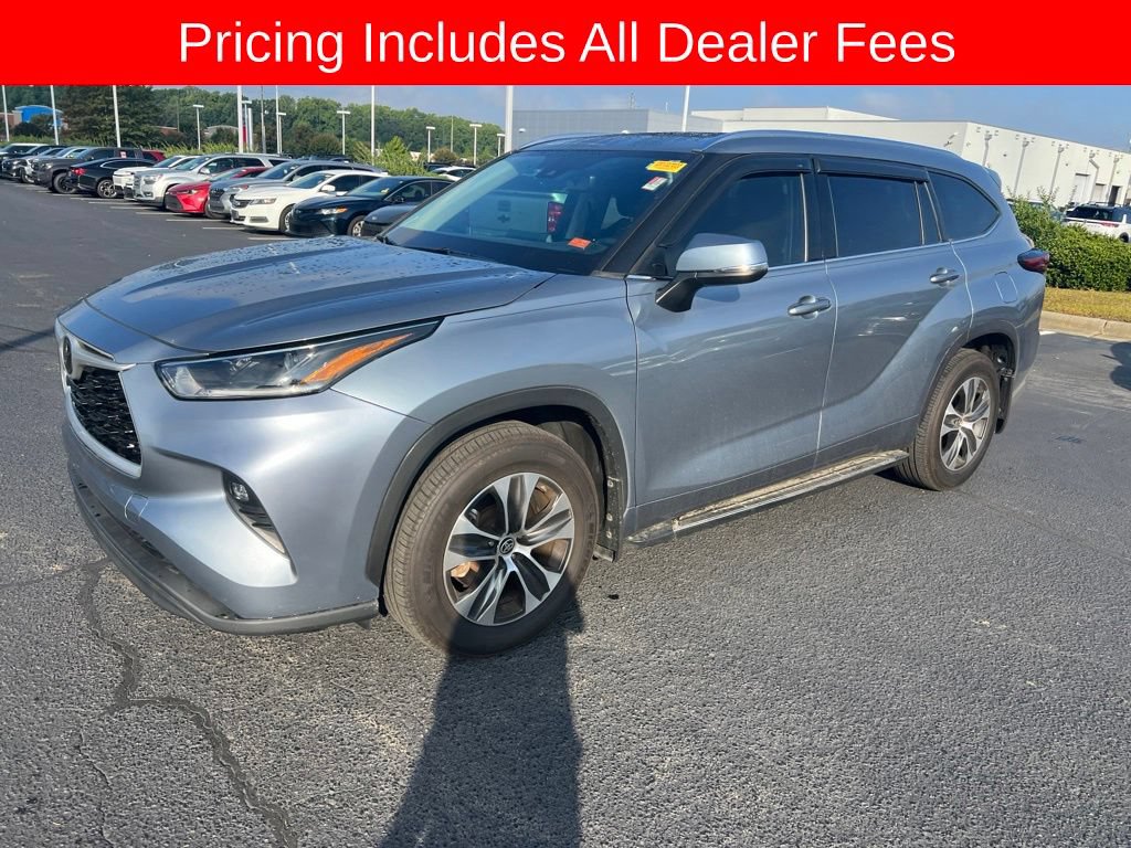 Used 2021 Toyota Highlander XLE AWD/4WD image 7