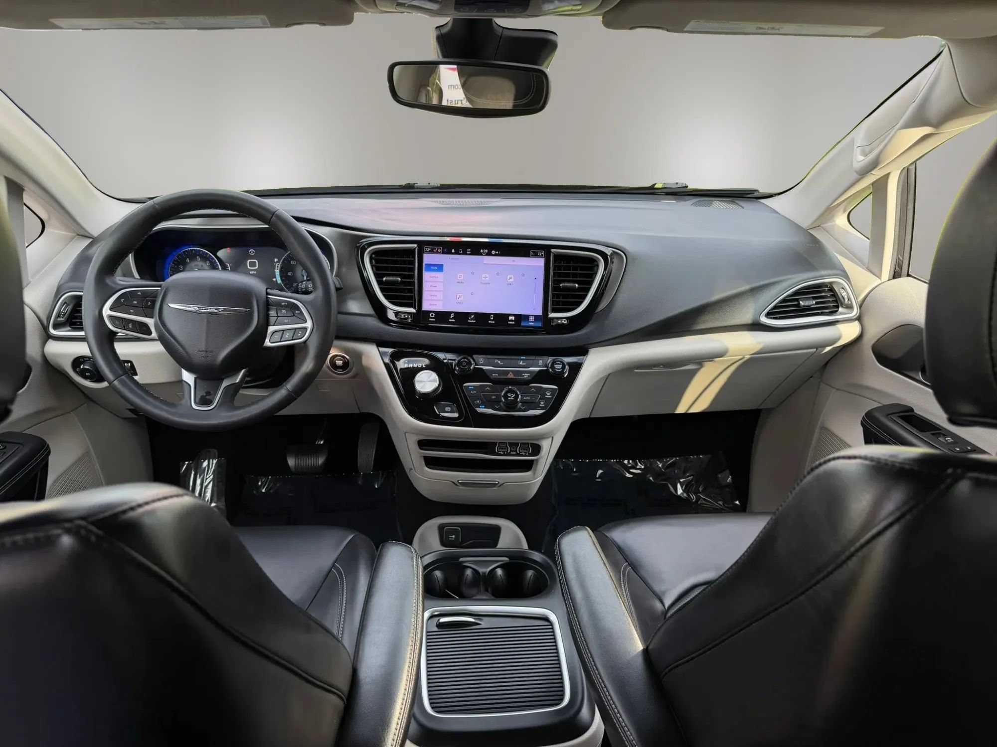 Used 2023 Chrysler Pacifica Touring-L FWD image 35