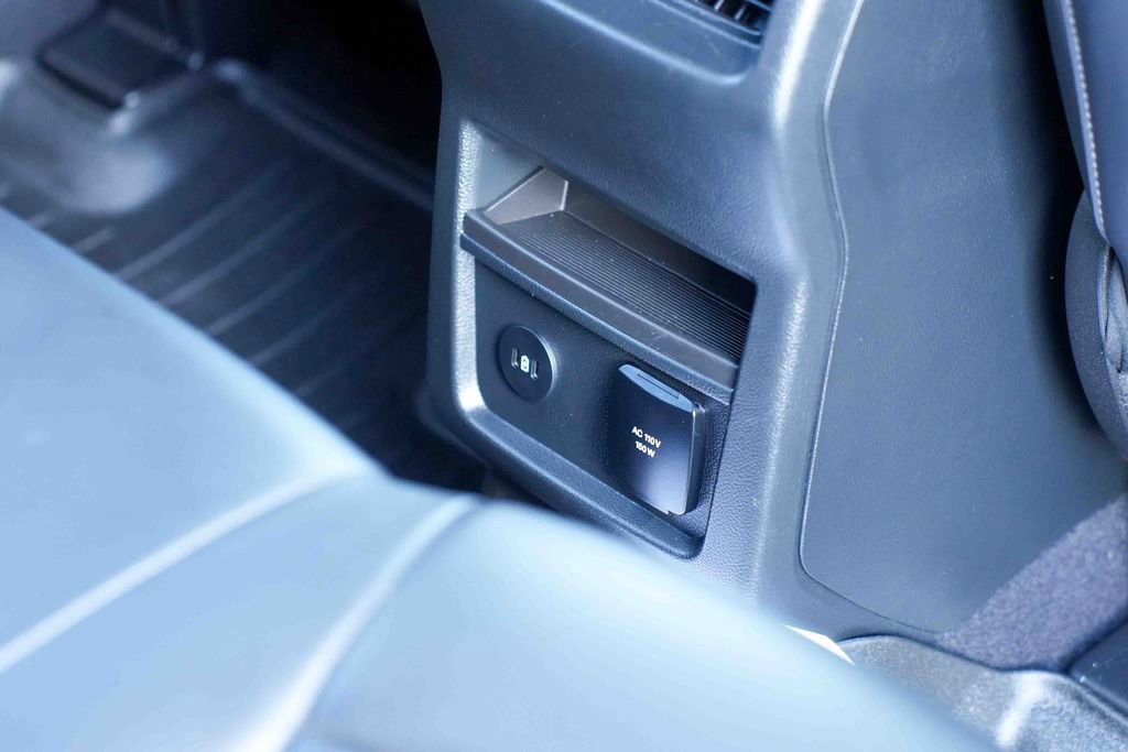 Used 2024 Ford Edge SEL w/ Convenience Package image 25