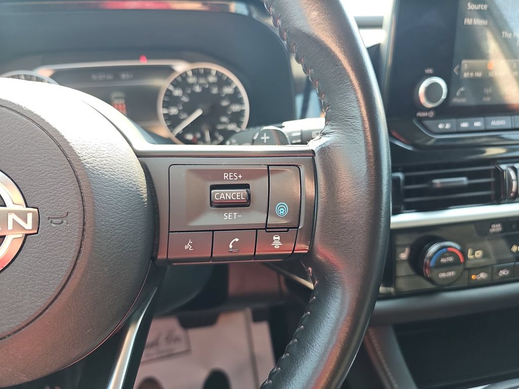 Used 2024 Nissan Pathfinder SV FWD image 18