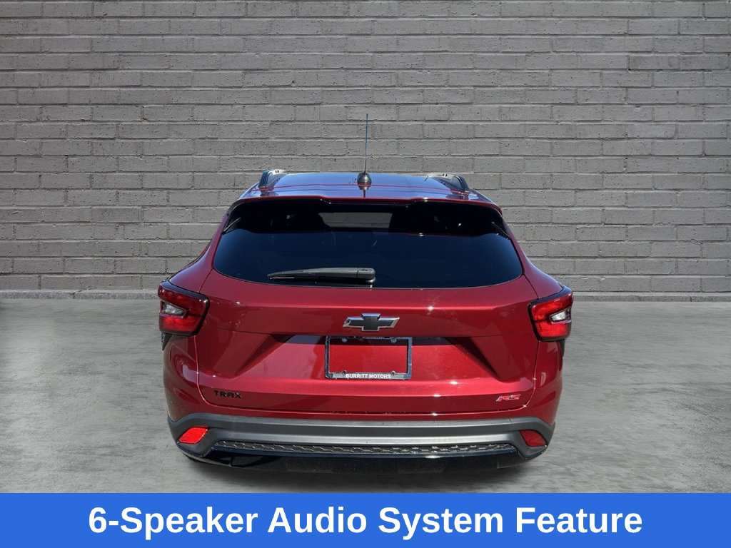 Used 2024 Chevrolet Trax RS w/ Sunroof Package FWD image 8