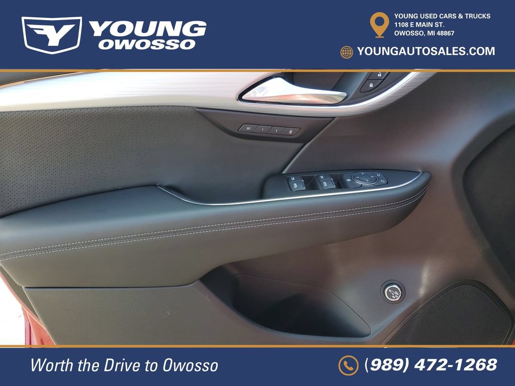 Used 2025 Buick Envision Avenir AWD/4WD image 23