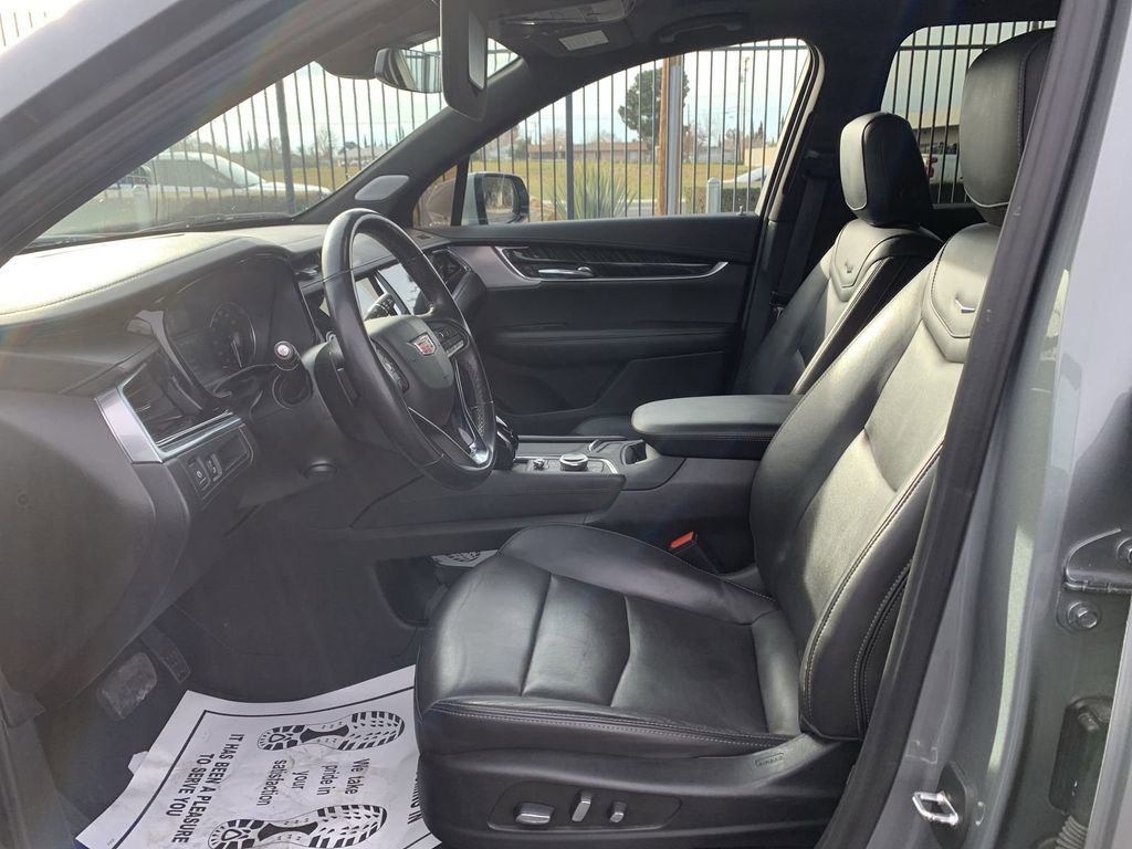 Used 2023 Cadillac XT6 Premium Luxury image 17