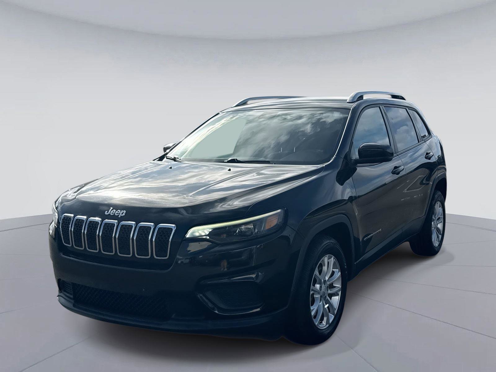 Used 2020 Jeep Cherokee Latitude w/ Cold Weather Group image 8