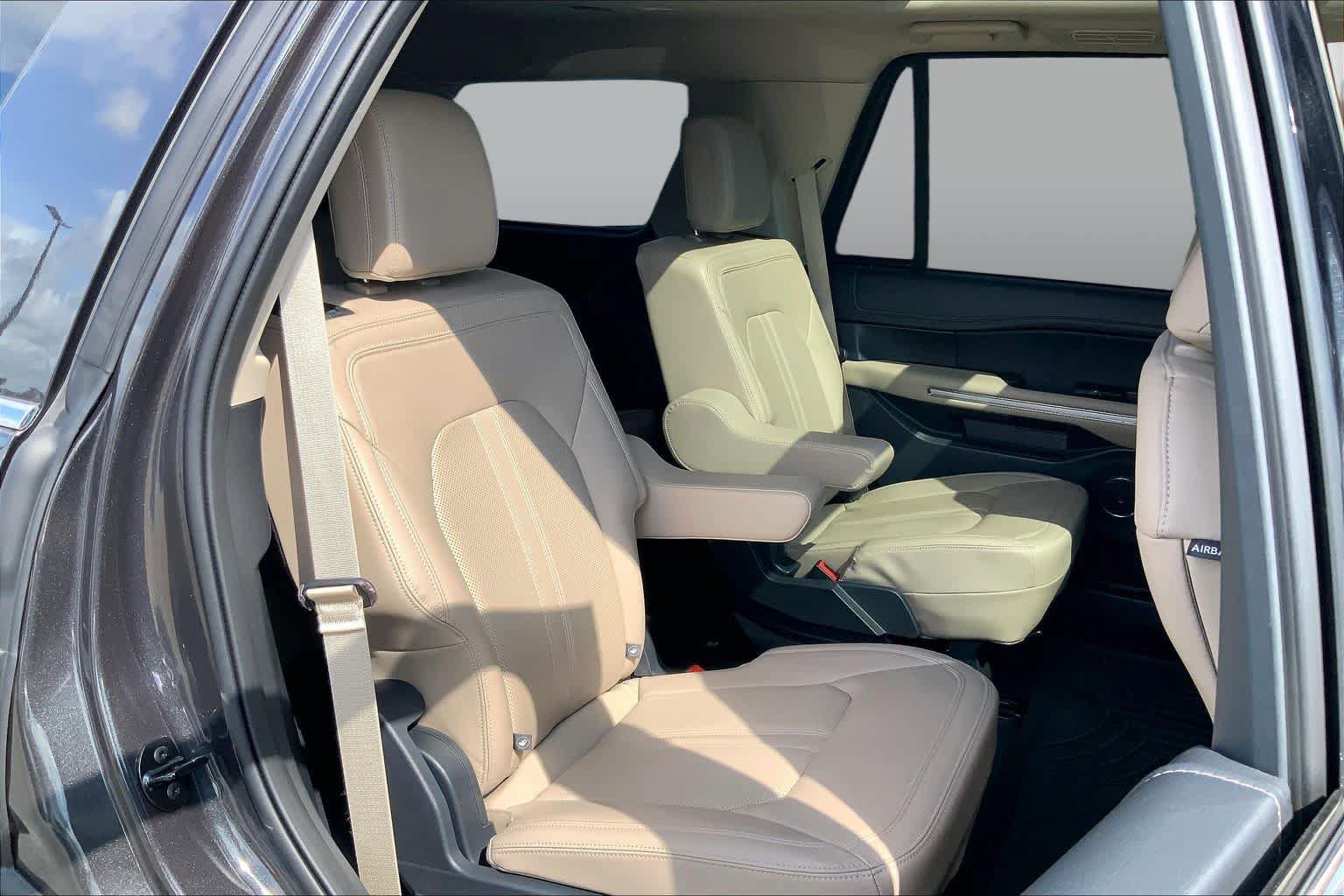Used 2023 Ford Expedition Limited RWD image 19