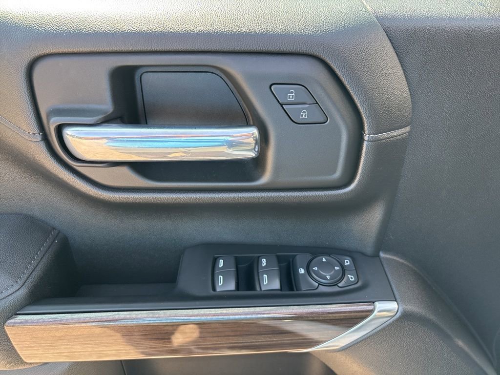 Used 2022 Chevrolet Silverado 1500 RST image 16