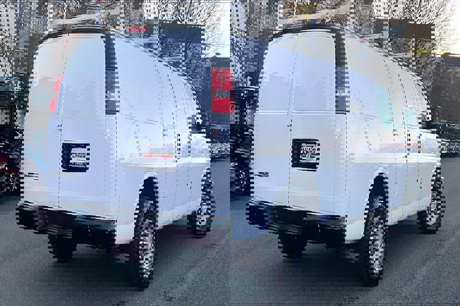 Used 2017 Chevrolet Express 3500 image 11