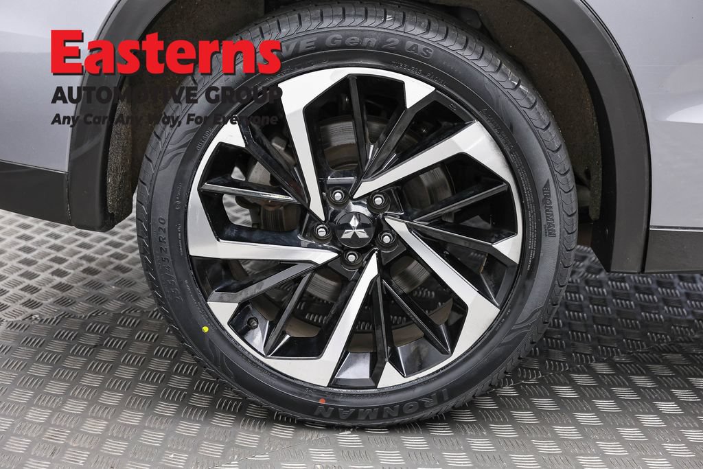 Used 2023 Mitsubishi Outlander SE AWD/4WD image 30