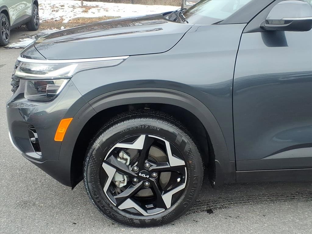 Used 2024 Kia Seltos EX image 7