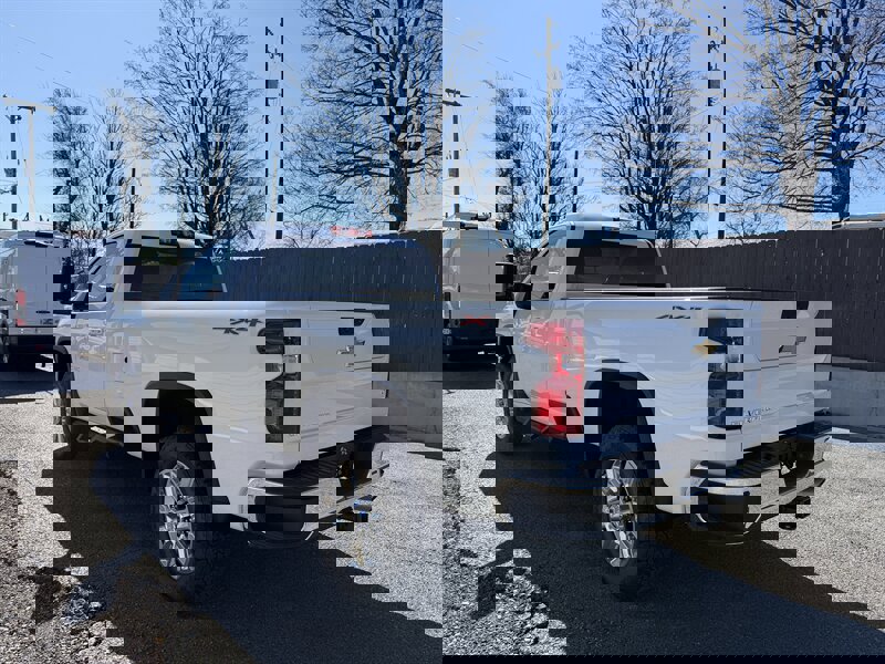 Used 2024 Chevrolet Silverado 2500 LT w/ Convenience Package image 7